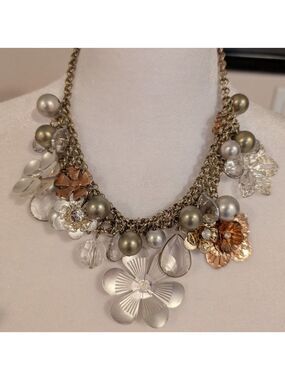 Elegant Floral Mix Metal And Glass Statement Necklace.